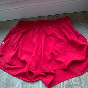 Lululemon Canada Track That short 5in